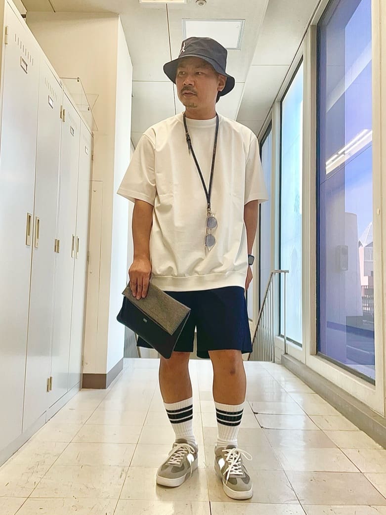MAKOTO AIさんの「TAKEO KIKUCHI｜【2WAY】ショルダー クラッチバッグ」を使ったコーディネート