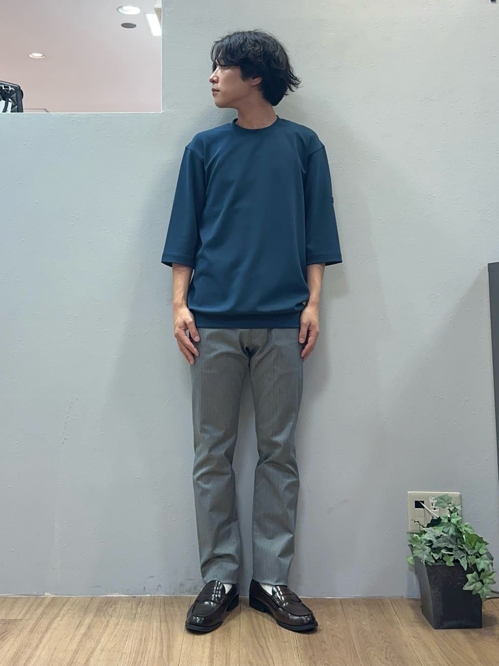 Uさんの「TAKEO KIKUCHI｜【全7サイズ&times;8色展開！】トップマルチヘリンボン パンツ」を使ったコーディネート
