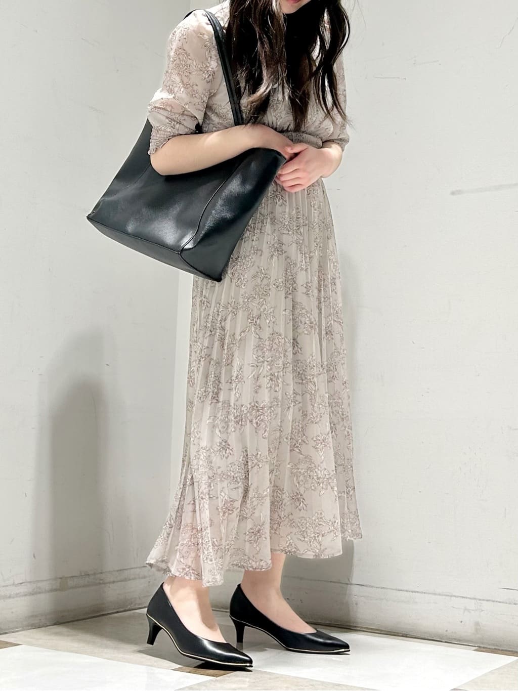 takeさんの「ESPERANZA｜【レイン対応/12時間パンプス】約5.5cm　歩きやすくて疲れにくい」を使ったコーディネート