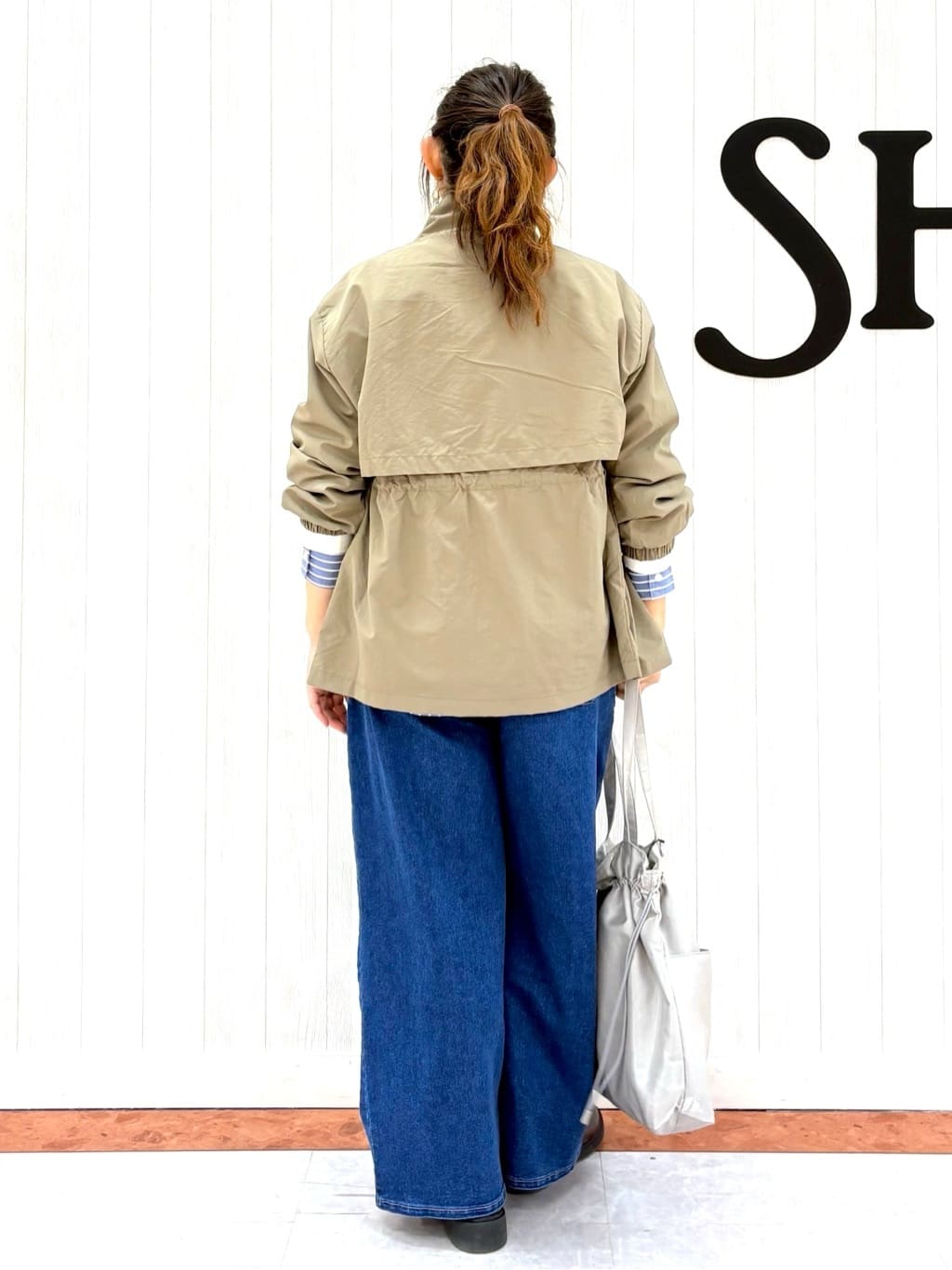 さくみぃさんの「SHOO･LA･RUE｜◆【撥水/防花粉】大人のデイリースタイルに スタンドカラーブルゾン」を使ったコーディネート