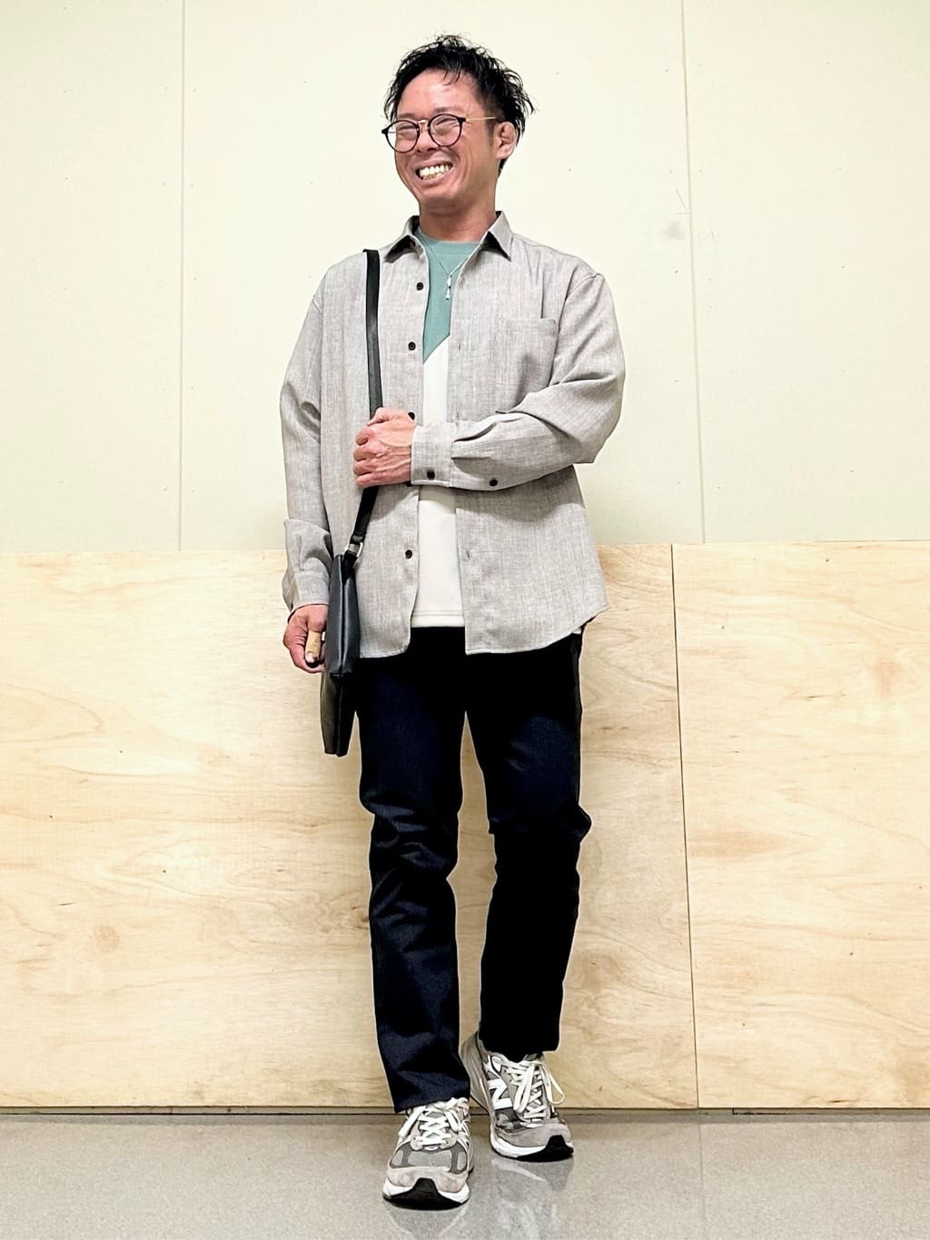 KENJI Iさんの「THE SHOP TK｜【オールシーズン穿ける！】7DAYSストレッチへリンボンパンツ　ON&hArr;OFF兼用」を使ったコーディネート