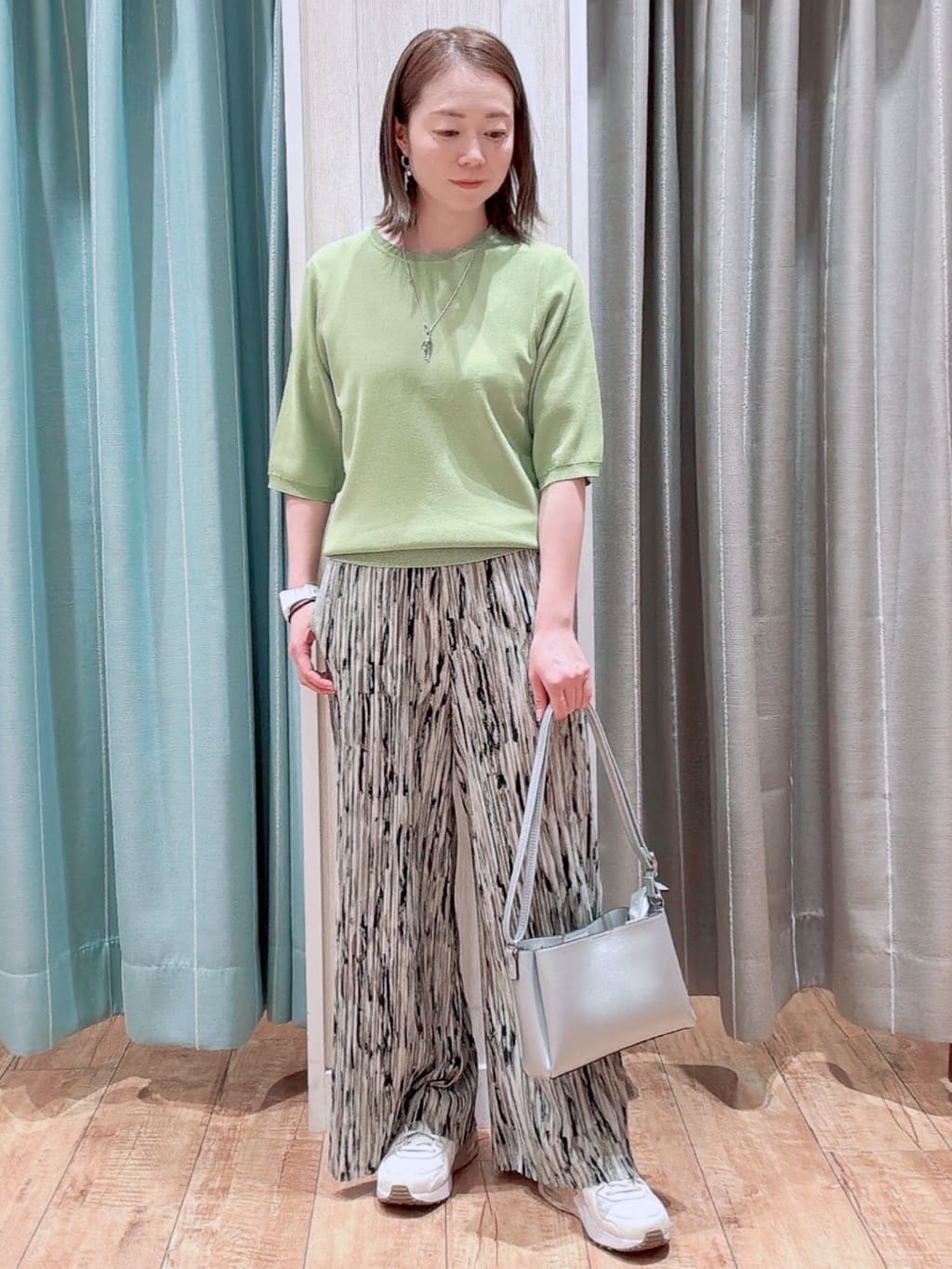 なみぞうさんの「SHOO･LA･RUE｜◆3層ヨコナガショルダーバッグ」を使ったコーディネート