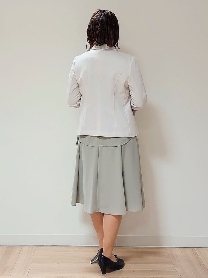 amiさんの「Reflect｜◆【セットアップ可能】バックサテンブラウス」を使ったコーディネート