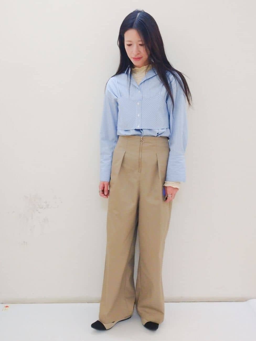 yuriさんの「OPAQUE.CLIP｜◆《andGIRL掲載》ストライプビスチェセットシャツ【洗濯機洗い可）】」を使ったコーディネート