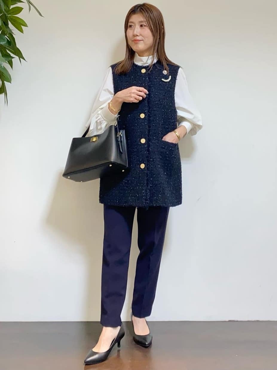 tomoさんの「UNTITLED｜◆【通勤スーツ】タックテーパードパンツ」を使ったコーディネート