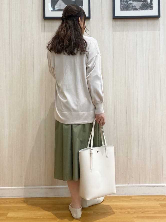 natsuさんの「SHOO･LA･RUE｜◆【洗える/ひんやり/UV】お尻が隠れるトッパーカーディガン」を使ったコーディネート