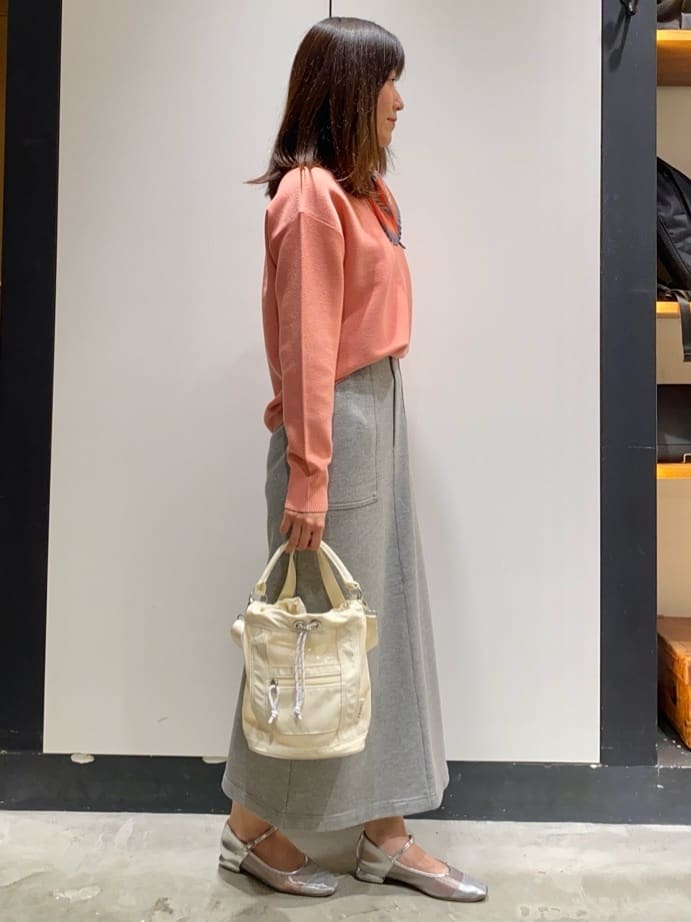 shikaさんの「THE SHOP TK｜◆【毛玉になりにくい/蓄熱性】春色_美人ガーターニット/洗える/体形カバー」を使ったコーディネート