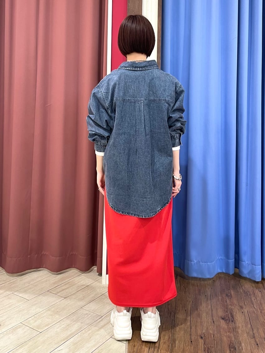 るるさんの「SHOO･LA･RUE｜◆【洗える】洗濯後しわになりにくい カットジョーゼット ナロースカート」を使ったコーディネート