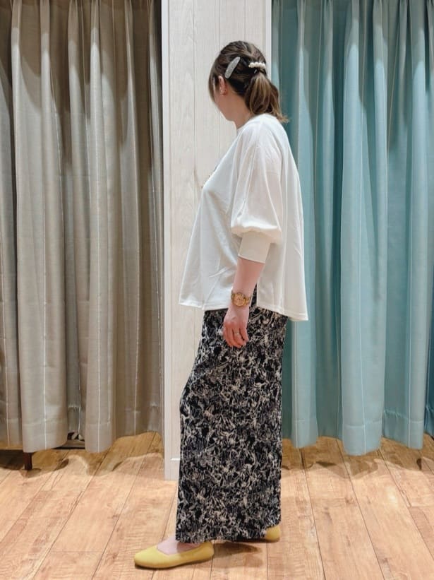 HANAさんの「SHOO･LA･RUE｜◆【洗える/S-LL】体型カバーにも ゆるりと着られる ドルマントップス」を使ったコーディネート