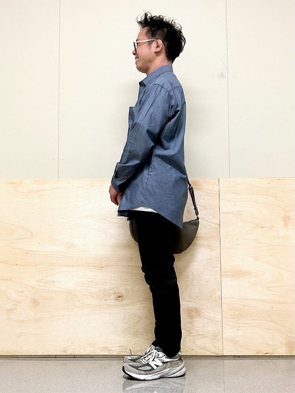 KENJI Iさんの「THE SHOP TK｜【オールシーズン穿ける！】7DAYSストレッチへリンボンパンツ　ON&hArr;OFF兼用」を使ったコーディネート