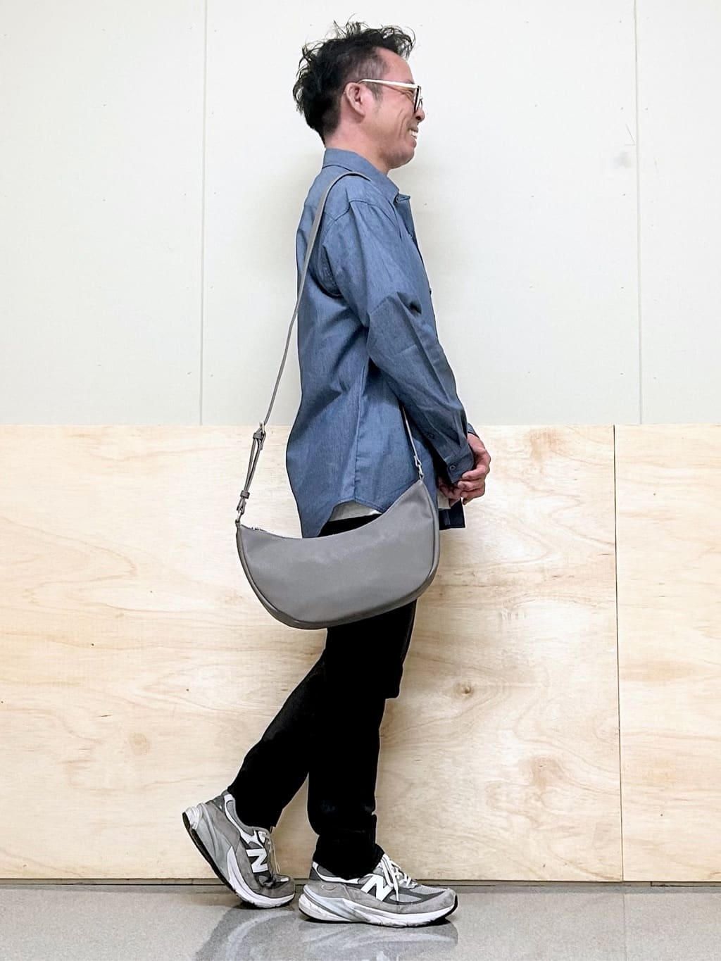 KENJI Iさんの「THE SHOP TK｜【オールシーズン穿ける！】7DAYSストレッチへリンボンパンツ　ON&hArr;OFF兼用」を使ったコーディネート