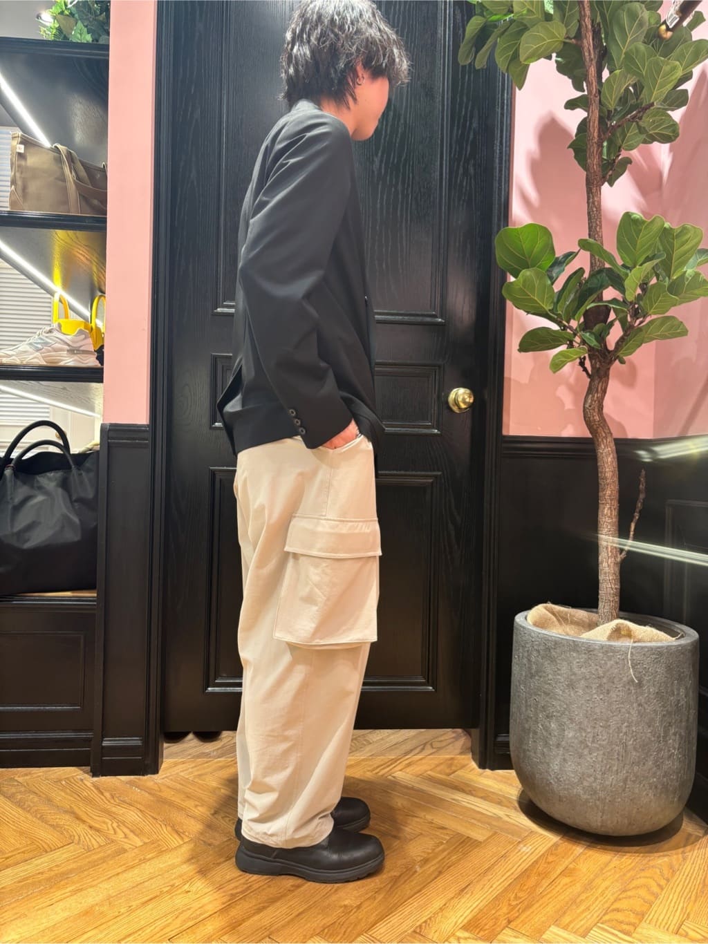 kaminaga さんの「DRESSTERIOR｜◆【セットアップ可】2WAYストレッチ ワイドカーゴパンツ」を使ったコーディネート