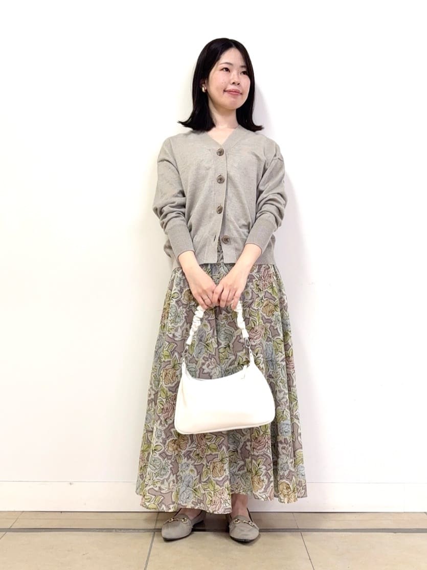 asamiさんの「UNTITLED｜◆【アンサンブル可能/手洗い可】リネン混ベーシックカーディガン」を使ったコーディネート