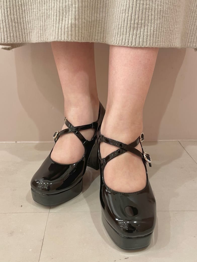 azusaさんの「ESPERANZA｜クロスダブルバックル厚底パンプス 結婚式二次会 パーティー 25SS」を使ったコーディネート