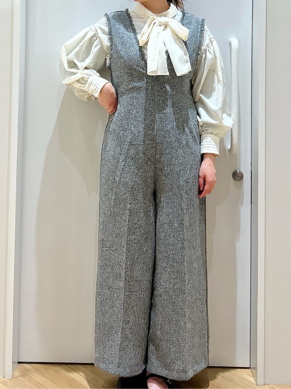 みいさんの「grove｜◆2WAYシアーボウタイブラウス」を使ったコーディネート