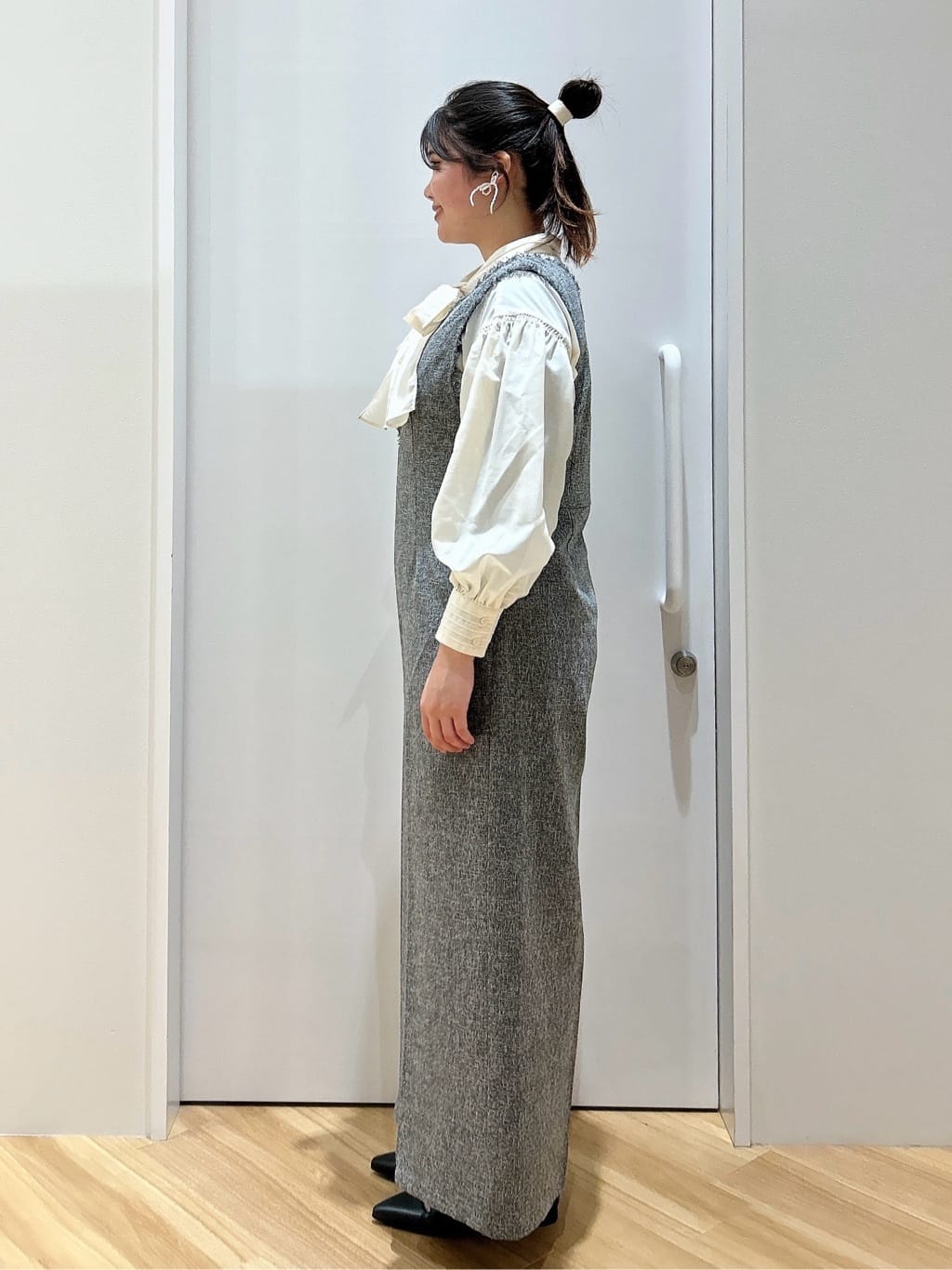 みいさんの「grove｜◆2WAYシアーボウタイブラウス」を使ったコーディネート