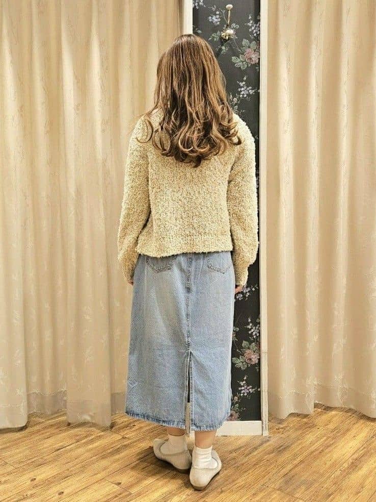 Ikumiさんの「SHOO･LA･RUE｜◆【S-LL/洗える】年中穿ける デニム ナロースカート」を使ったコーディネート