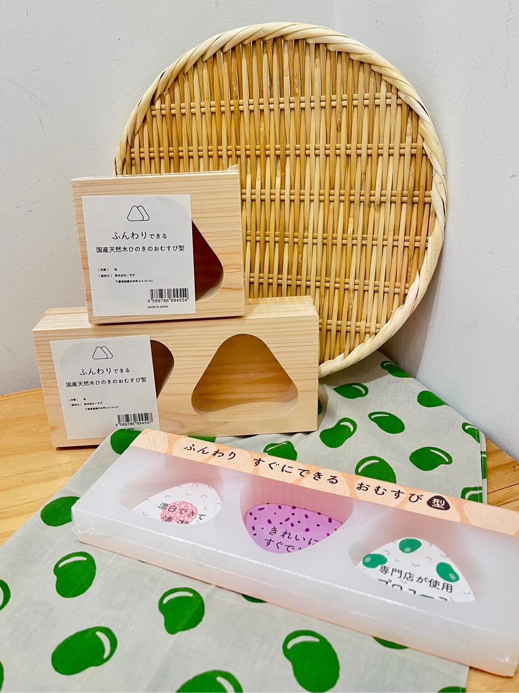 ぐっちさんの「212 KITCHEN STORE｜ふんわりできる、国産天然木ひのきのおむすび型 2個」を使ったコーディネート