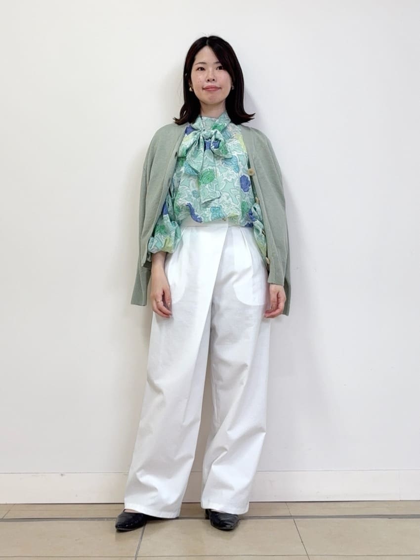 asamiさんの「UNTITLED｜◆【セットアップ可能】オールドフラワー プリントブラウス」を使ったコーディネート