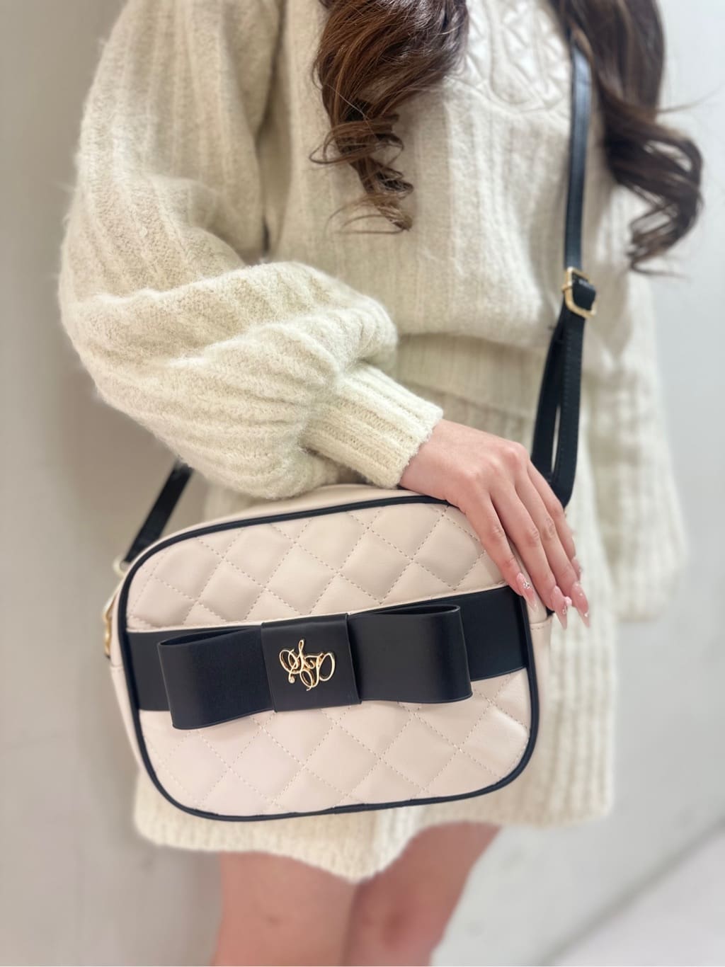 ayakaさんの「ESPERANZA｜厚底 リボン付きダブルストラップパンプス」を使ったコーディネート