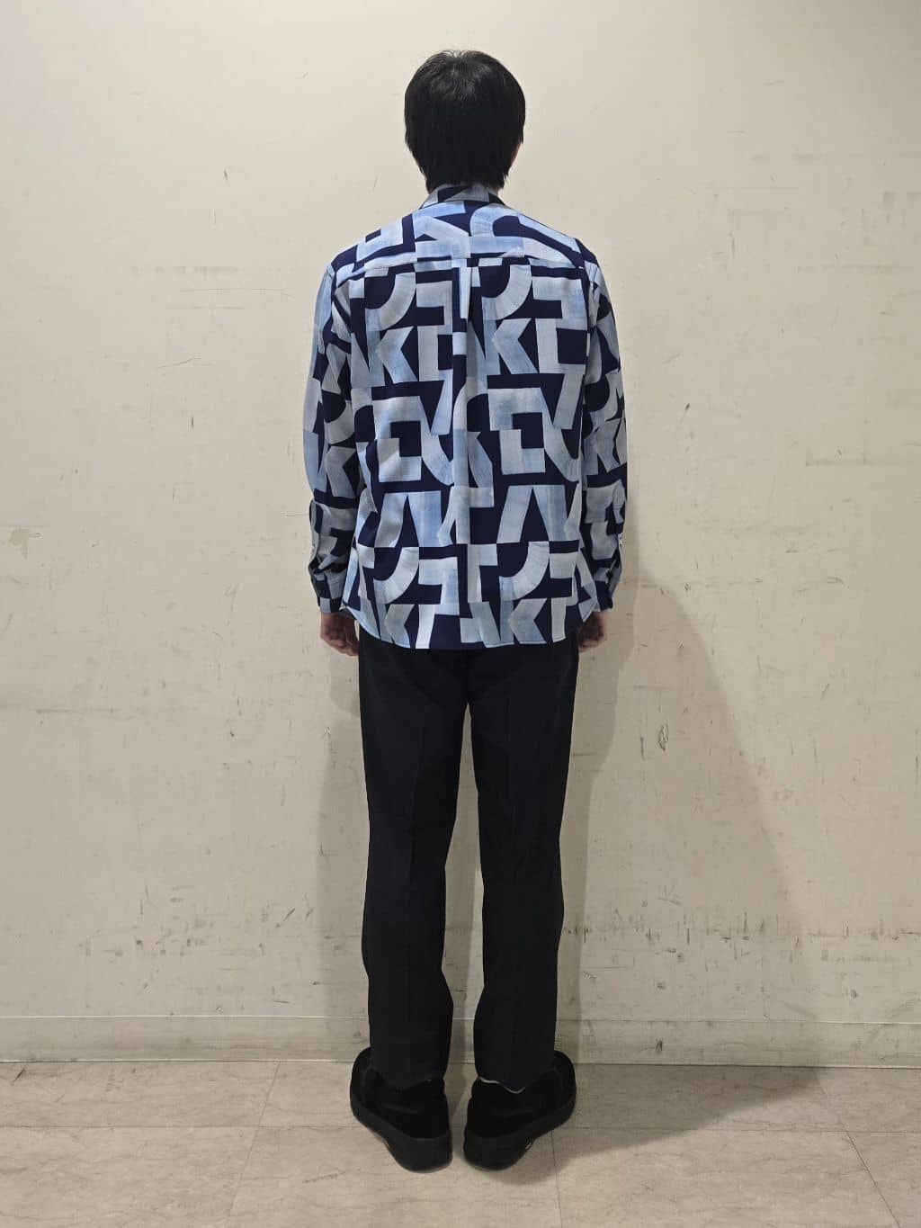 白木駆さんの「TAKEO KIKUCHI｜【抗菌防臭／5サイズ展開】ハイゲージポンチ Tシャツ」を使ったコーディネート