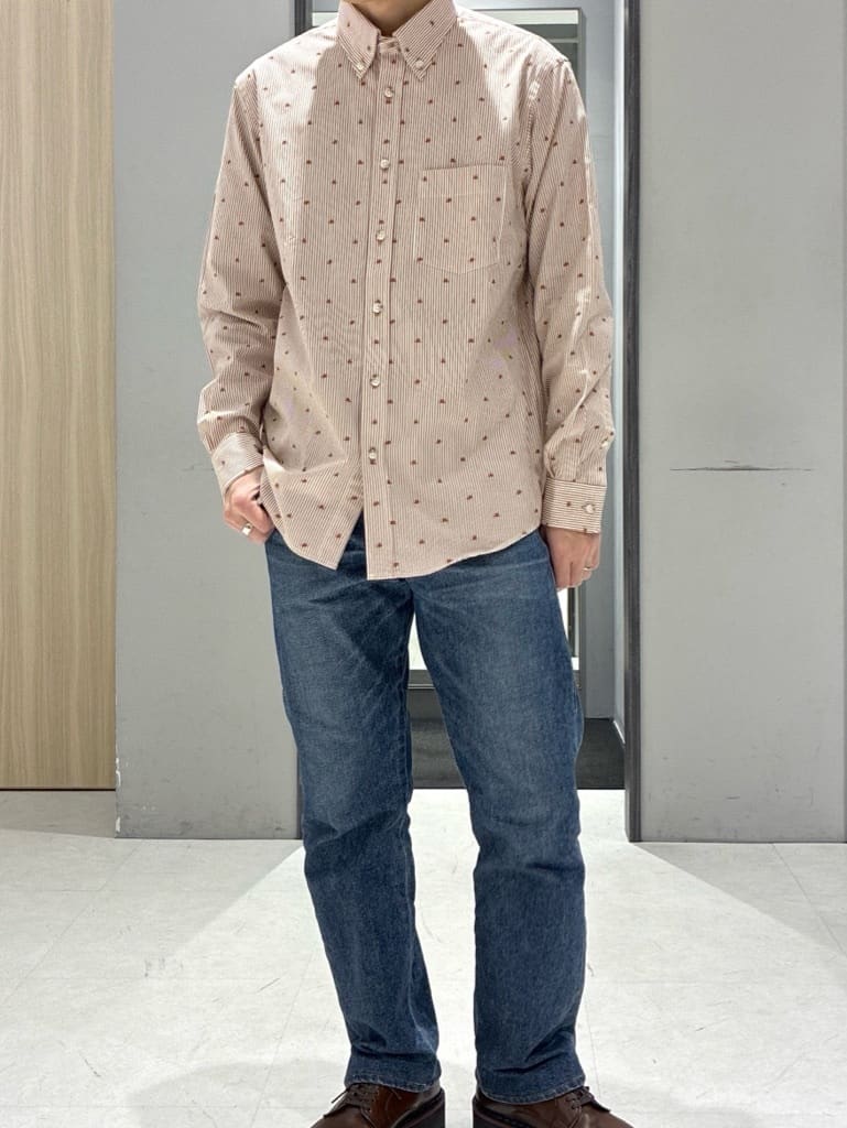 わいずみさんの「TAKEO KIKUCHI｜ハットモチーフ ジャカード ストライプ シャツ」を使ったコーディネート