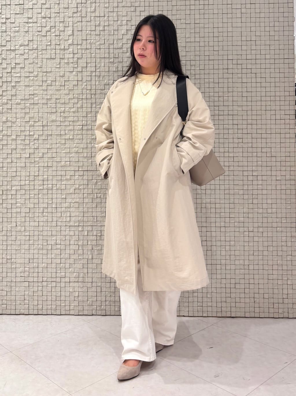 MEGUMIさんの「INDIVI｜【褒められデニム】ワイドストレート デニムパンツ」を使ったコーディネート