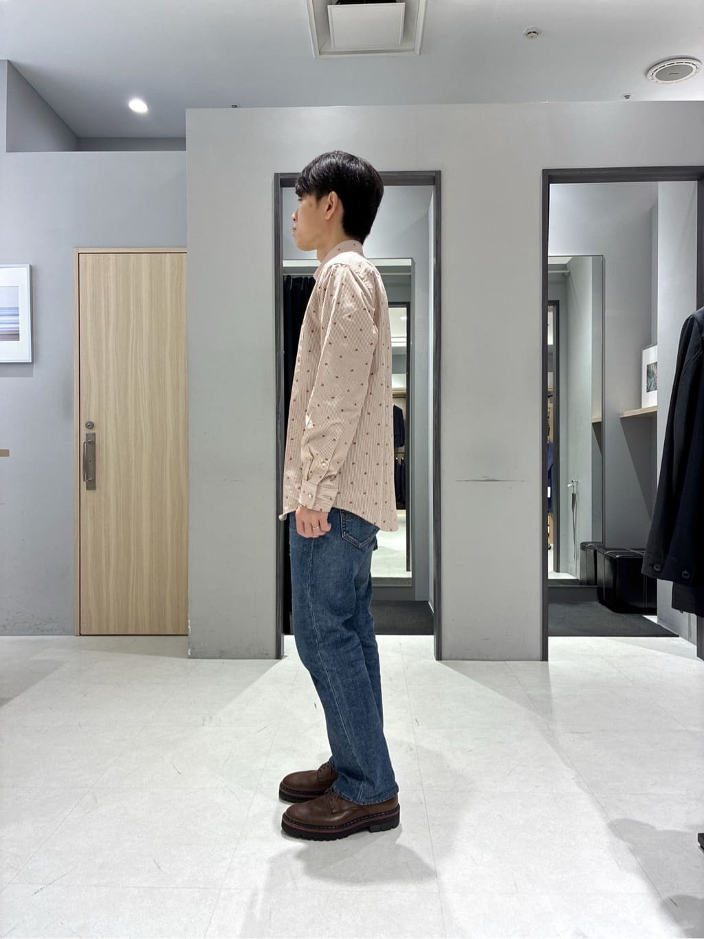 わいずみさんの「TAKEO KIKUCHI｜ハットモチーフ ジャカード ストライプ シャツ」を使ったコーディネート