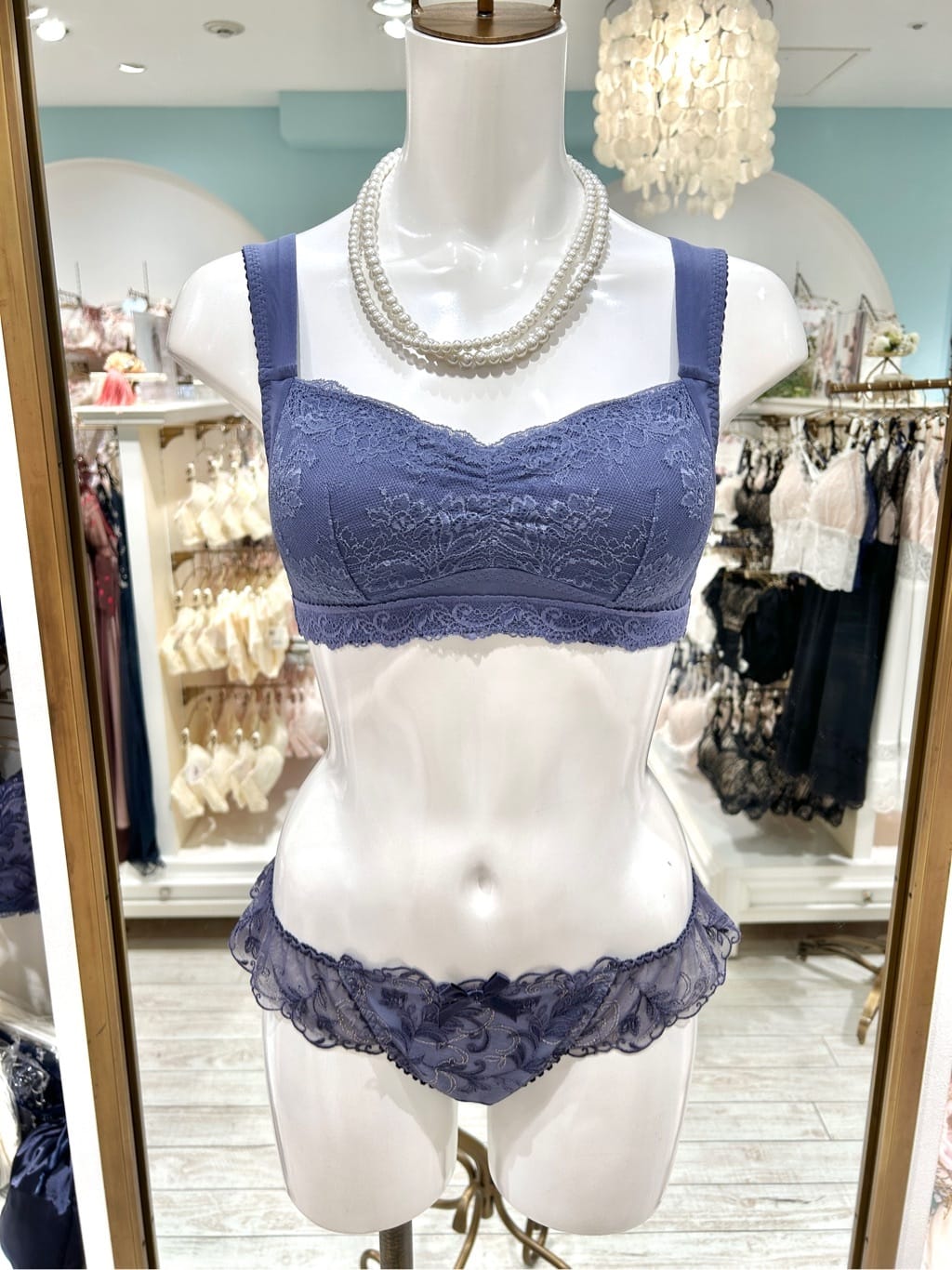 ichiさんの「Risa Magli｜イリーナ ブラジャー（E-F）＜サイドシェイプ＞」を使ったコーディネート