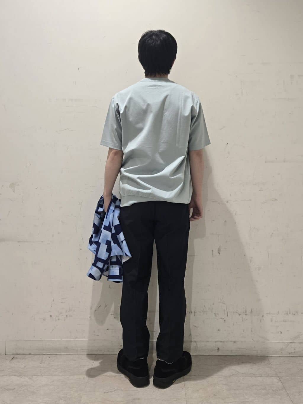 白木駆さんの「TAKEO KIKUCHI｜【抗菌防臭／5サイズ展開】ハイゲージポンチ Tシャツ」を使ったコーディネート