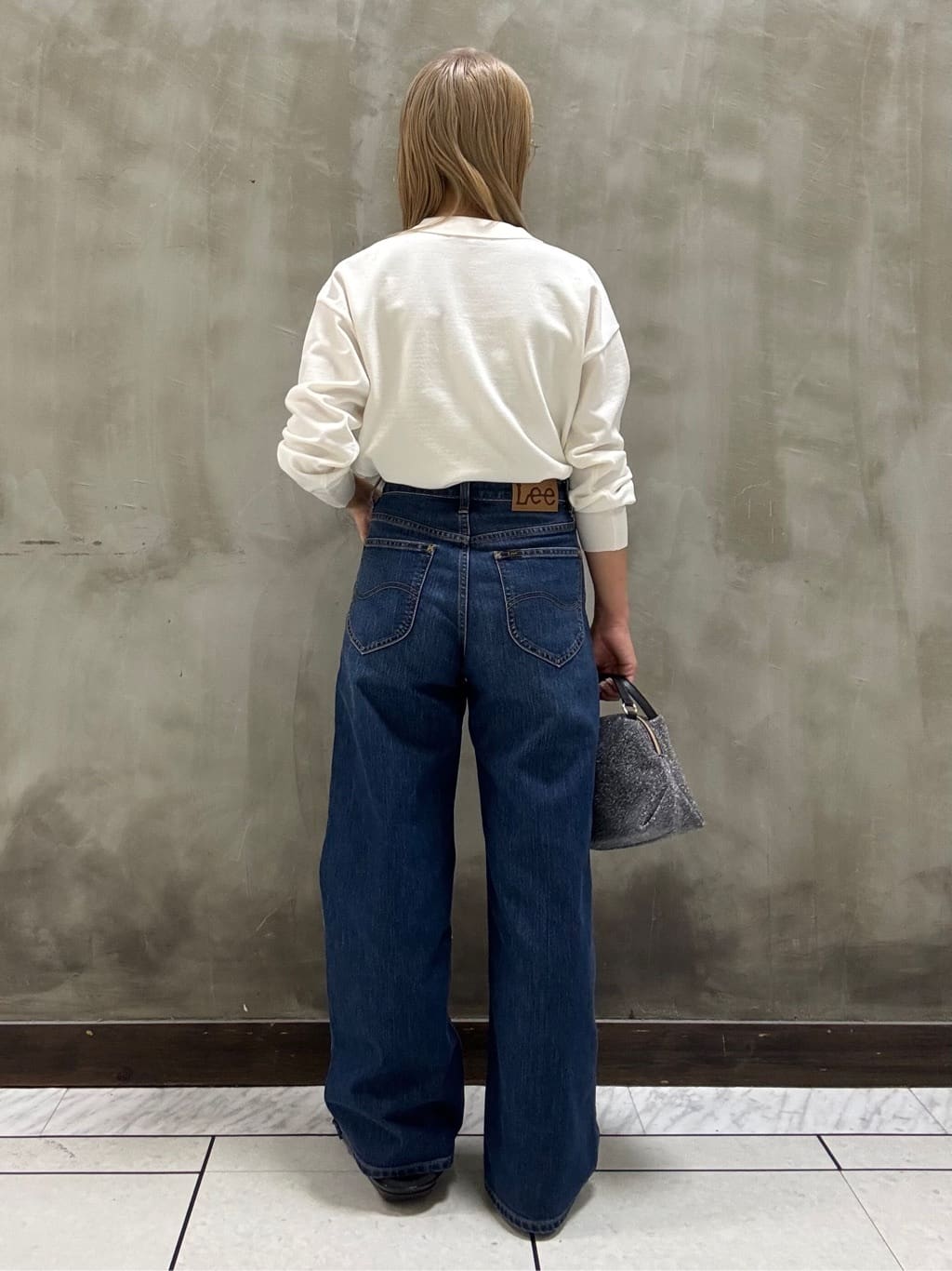 minaさんの「grove｜【Lee&times;grove別注】WIDE DENIM PANTS」を使ったコーディネート