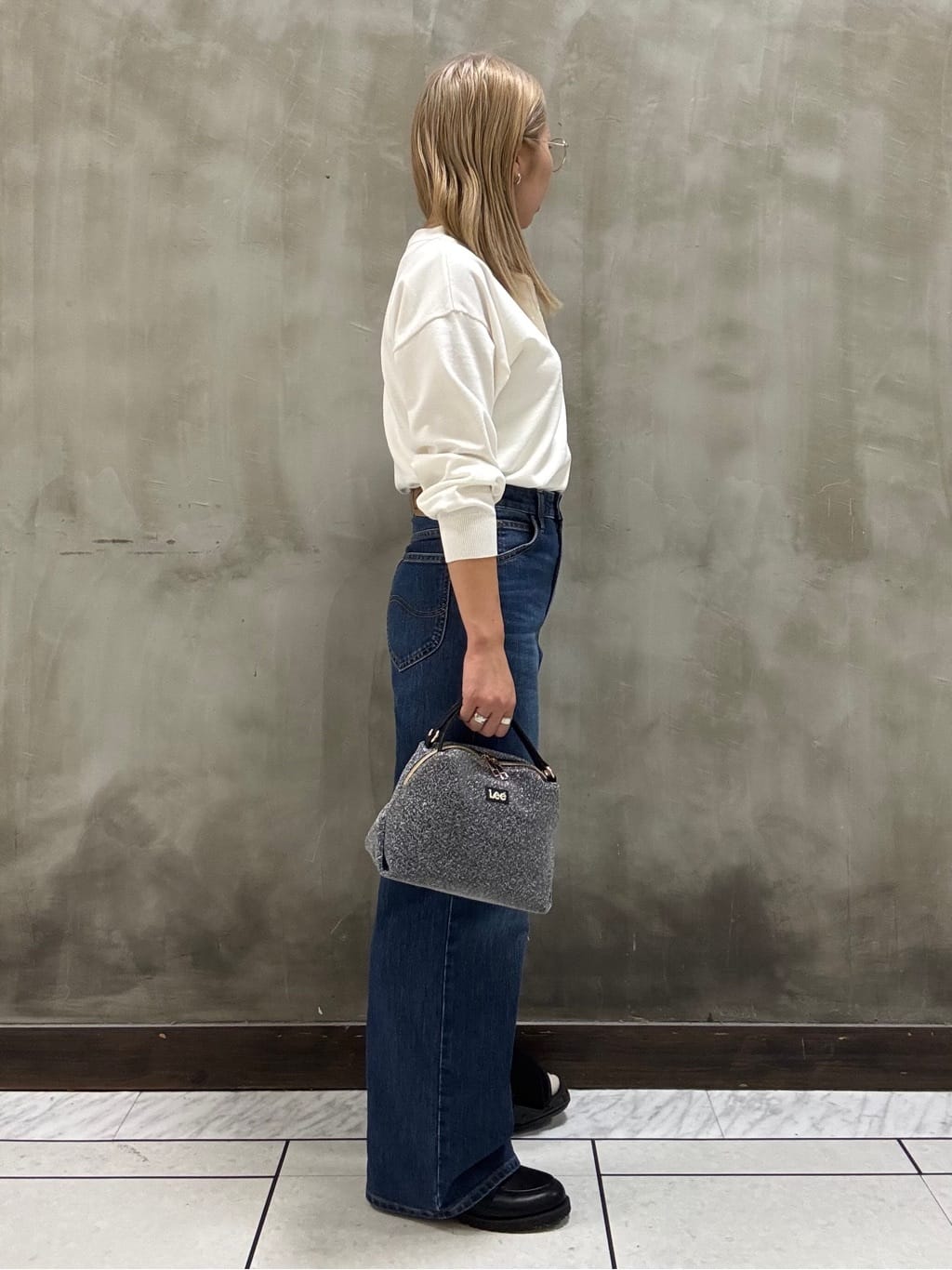 minaさんの「grove｜【Lee&times;grove別注】WIDE DENIM PANTS」を使ったコーディネート