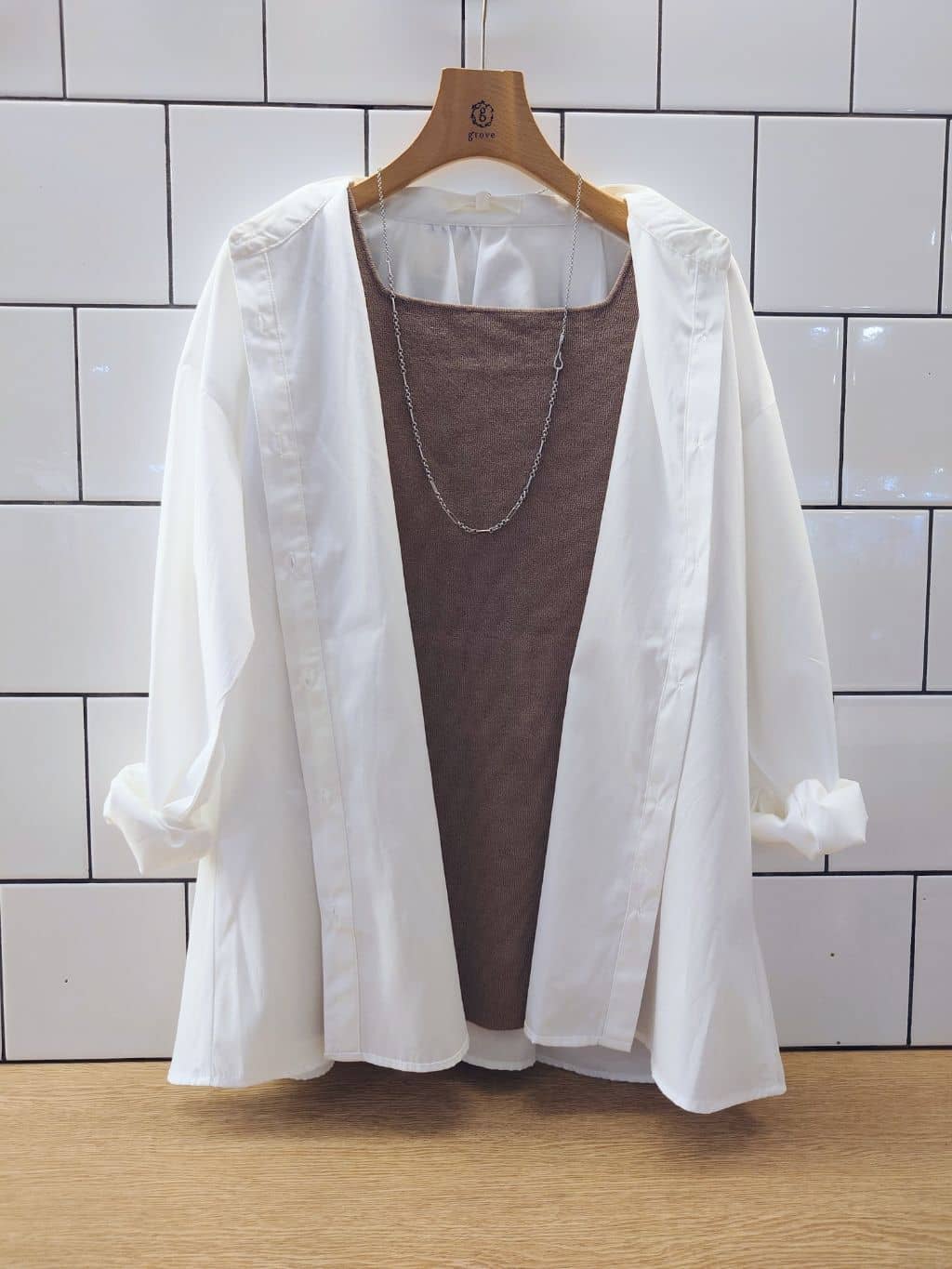 milkaさんの「grove｜◆バックシャーリングシャツ」を使ったコーディネート