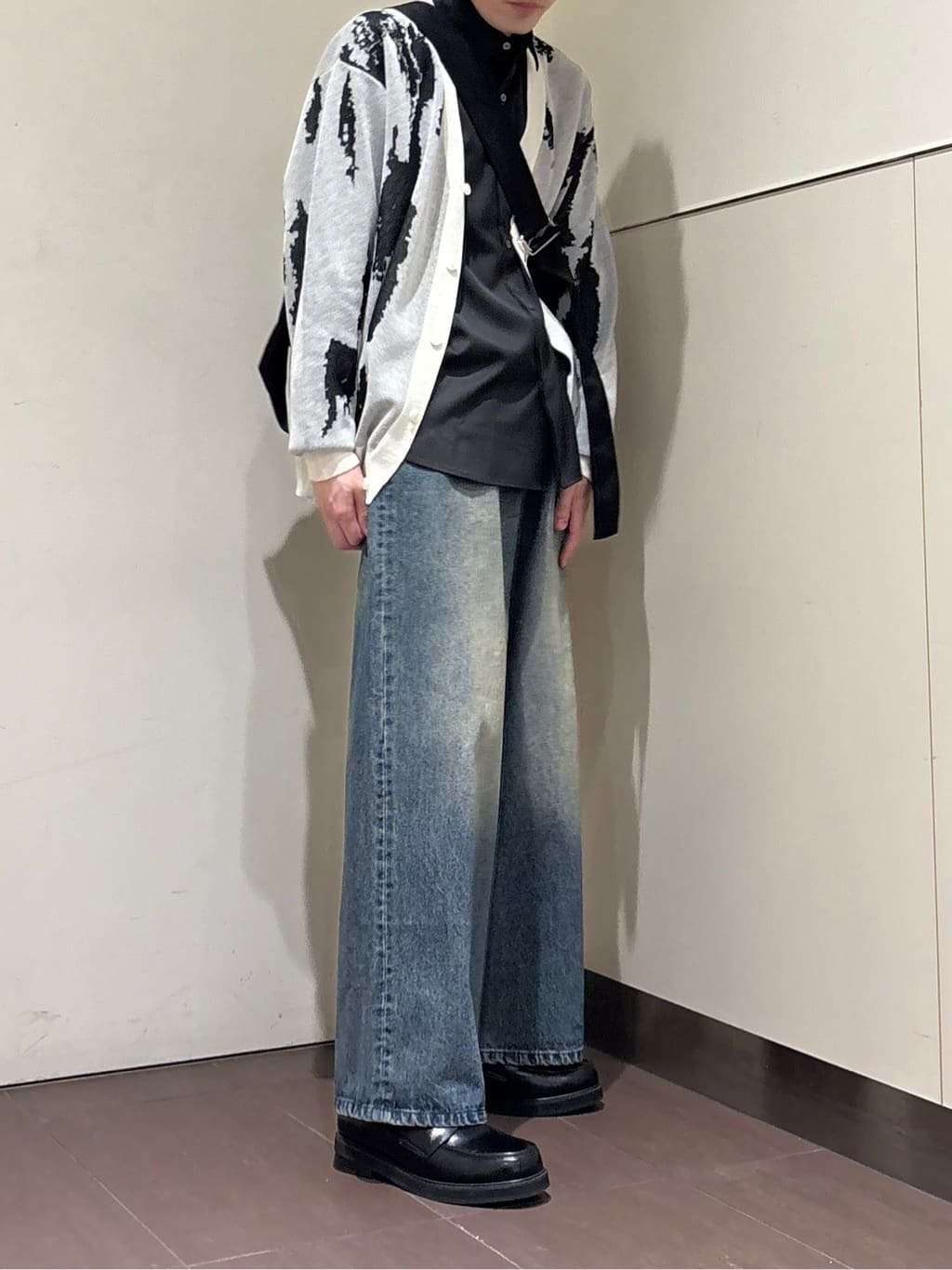 Nさんの「tk.TAKEO KIKUCHI｜◆アブストラクトシアーカーディガン」を使ったコーディネート