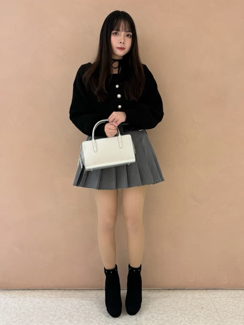 HUANG WEIHSUANさんの「ESPERANZA｜ニットパール調ショートブーツ」を使ったコーディネート