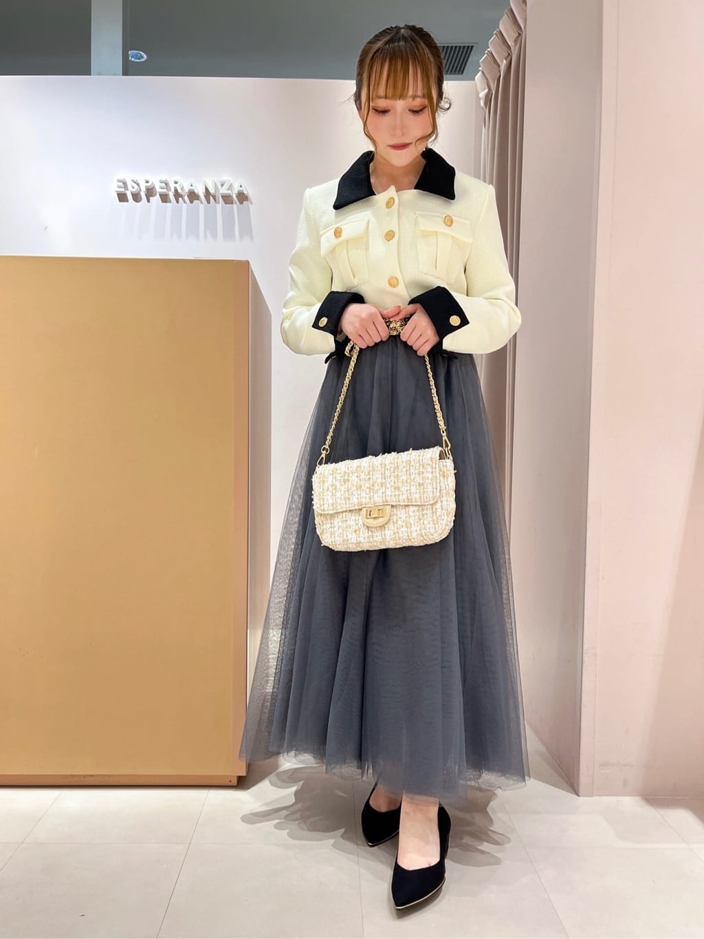 このかさんの「ESPERANZA｜ポインテッドウェッジパンプス」を使ったコーディネート