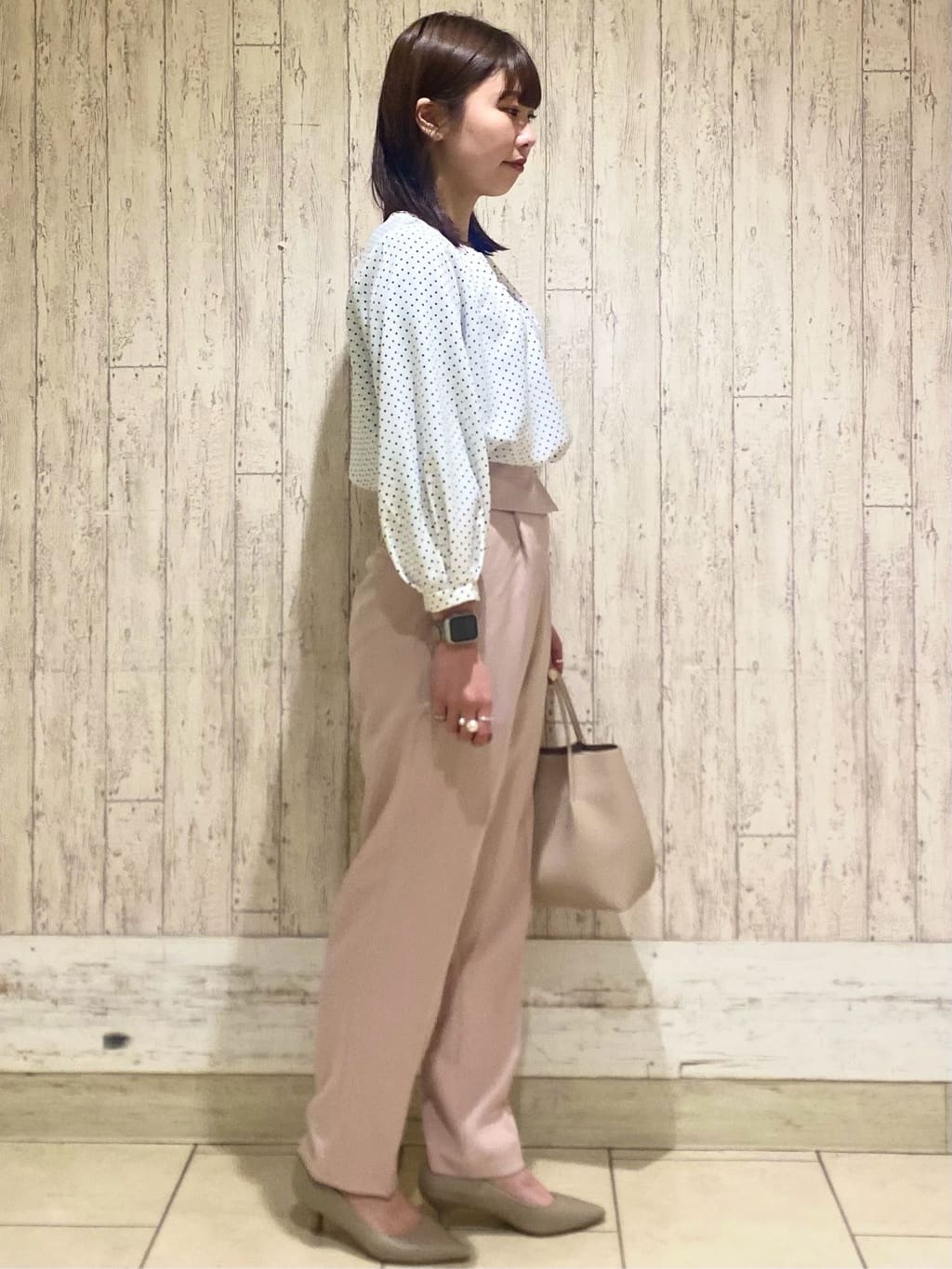 KARENさんの「index｜◆ウエスト折り返しテーパードパンツ【洗濯機洗い可／防シワ】」を使ったコーディネート