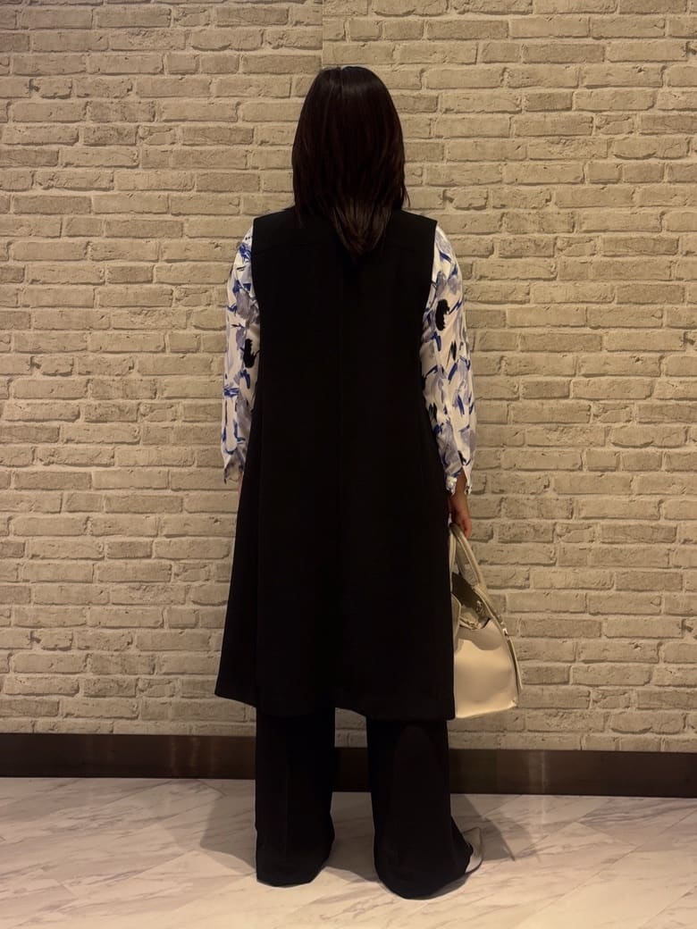 Akiさんの「INDIVI｜◆【着る日傘/遮熱/UVケア】ロングジレジャケット」を使ったコーディネート