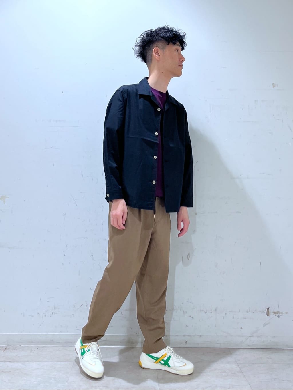 mutoさんの「TAKEO KIKUCHI｜【抗菌防臭／5サイズ展開】ハイゲージポンチ Tシャツ」を使ったコーディネート