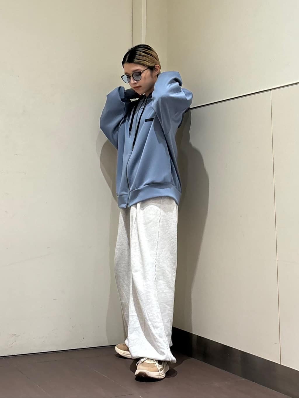 Mgmさんの「tk.TAKEO KIKUCHI｜◆ワンポイントジップパーカー」を使ったコーディネート