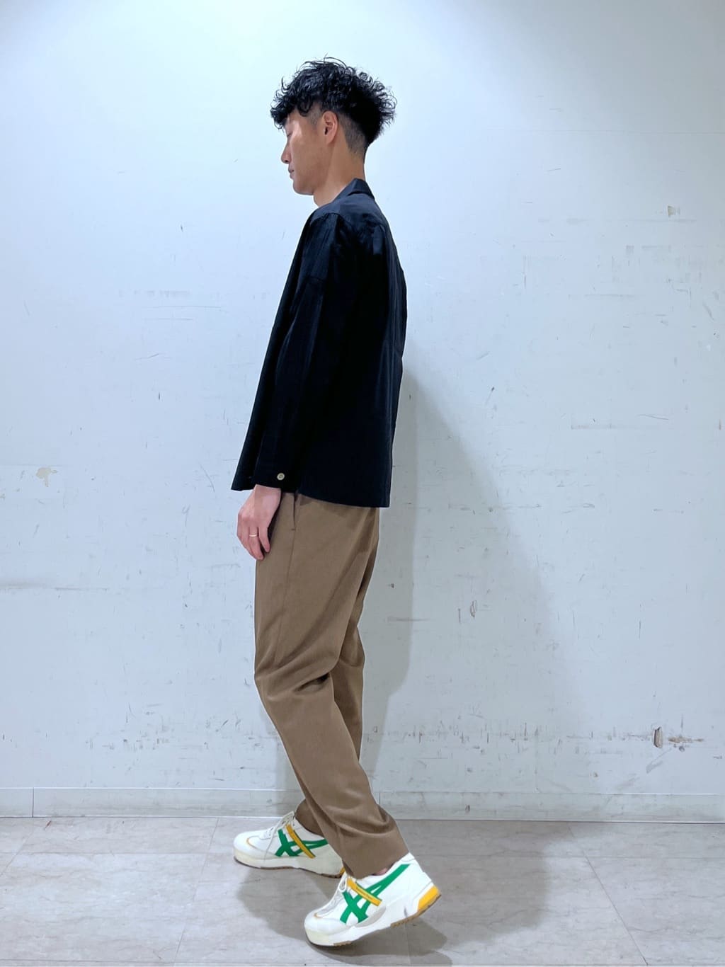 mutoさんの「TAKEO KIKUCHI｜【抗菌防臭／5サイズ展開】ハイゲージポンチ Tシャツ」を使ったコーディネート