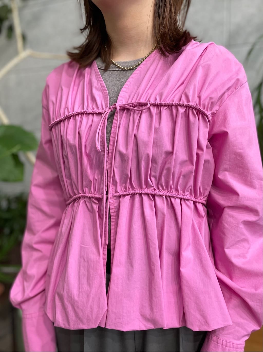 ねねさんの「INDIVI｜【接触冷感／セットアップ対応】イージーテーパードパンツ【通勤・セレモニー】」を使ったコーディネート