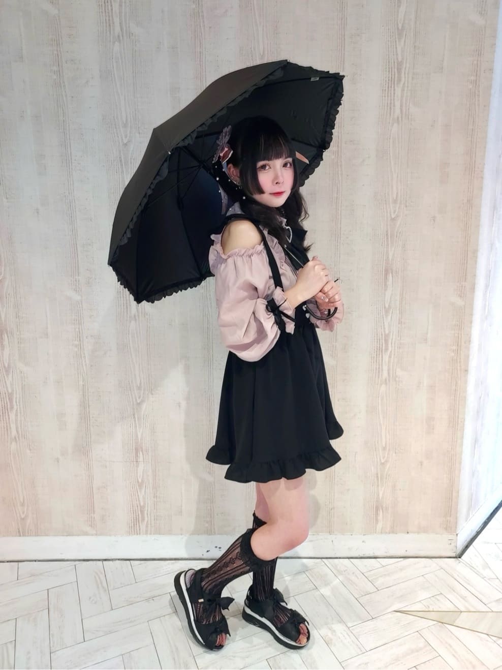 HUANG WEIHSUANさんの「ESPERANZA｜リボン2WAYショルダーバッグ」を使ったコーディネート