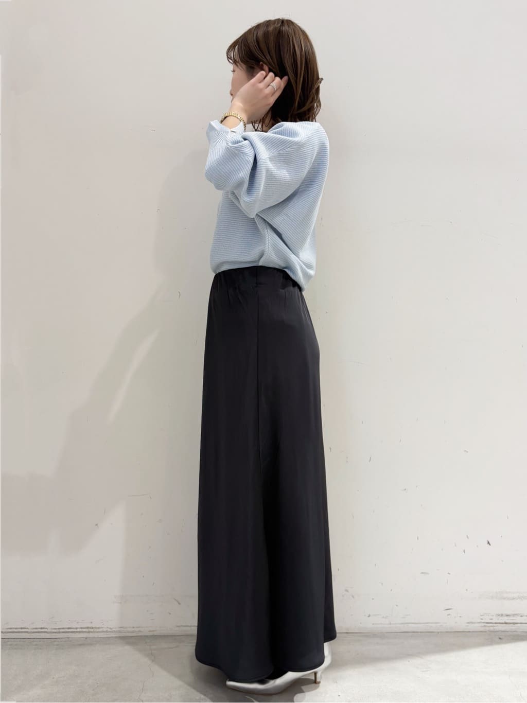 hさんの「OPAQUE.CLIP｜◆サテンナロースカート【洗濯機洗い可】」を使ったコーディネート