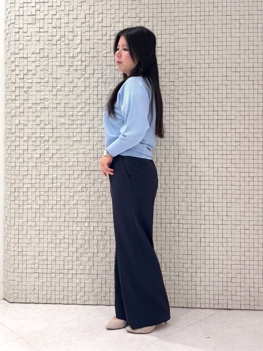MEGUMIさんの「INDIVI｜【褒められパンツ／洗える／ウエストゴム】ワイドタックパンツ」を使ったコーディネート