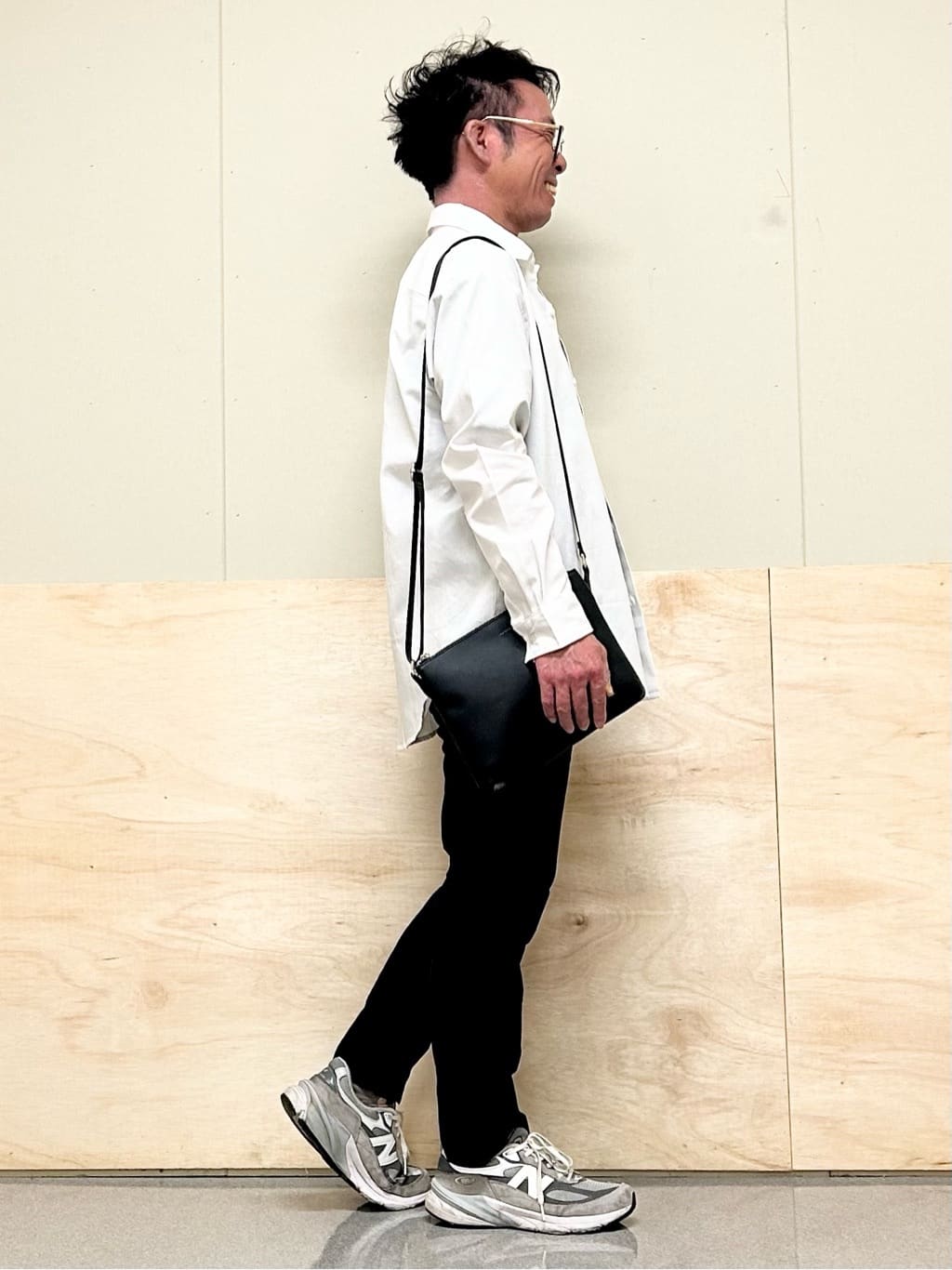 KENJI Iさんの「THE SHOP TK｜【オールシーズン穿ける！】7DAYSストレッチへリンボンパンツ　ON&hArr;OFF兼用」を使ったコーディネート