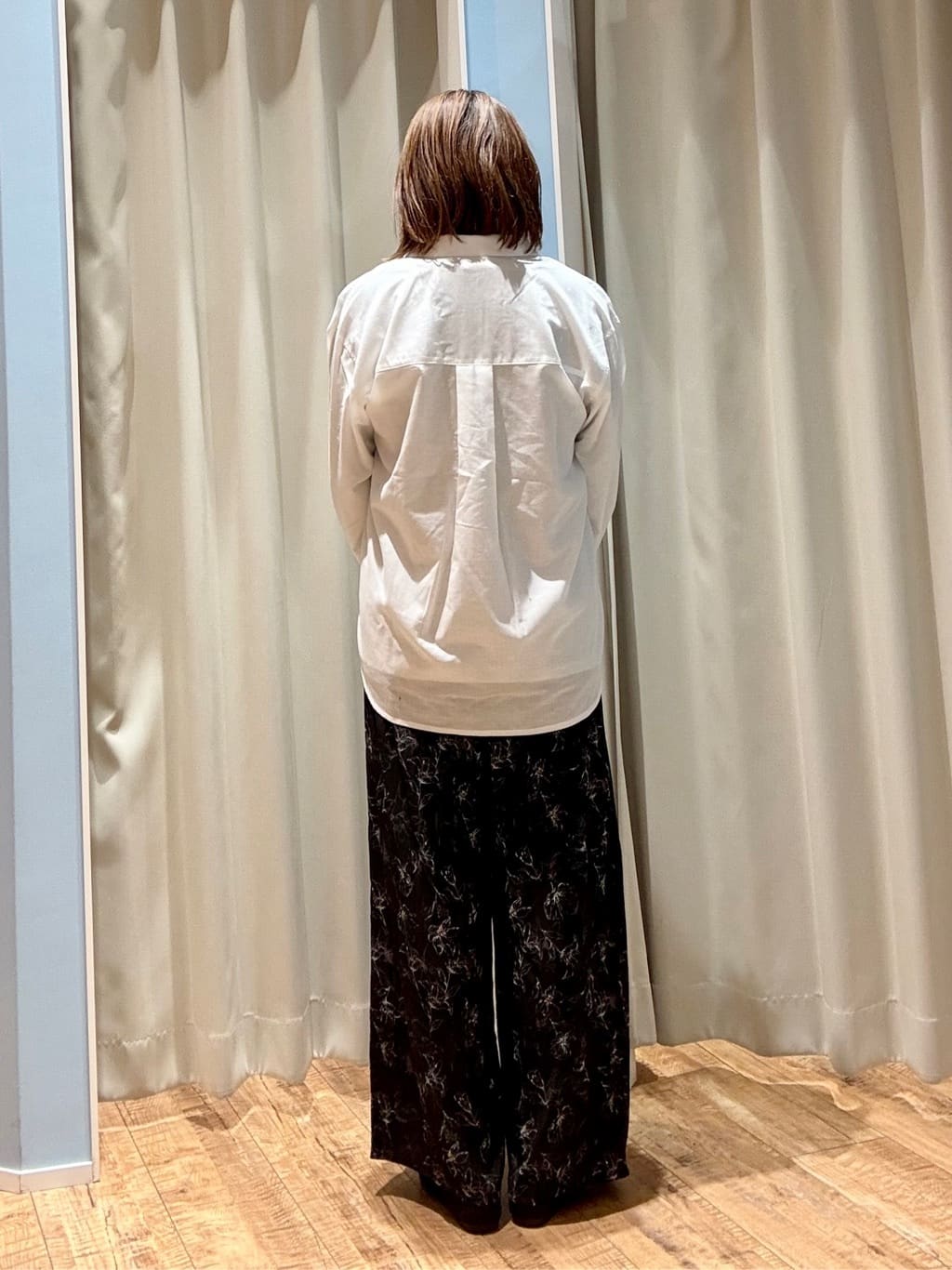 yuさんの「SHOO･LA･RUE｜◆【洗える/S-LL/UV/吸水速乾】洗濯後しわになりにくいリネンブレンドシャツ」を使ったコーディネート