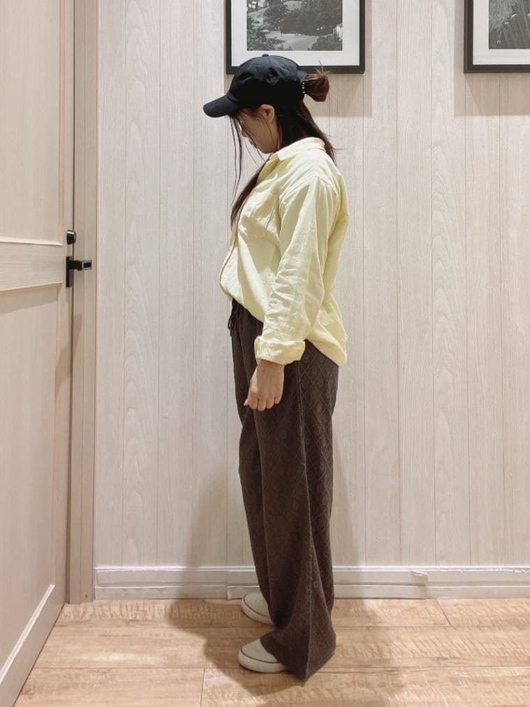 COSさんの「SHOO･LA･RUE｜◆【洗える/S-LL/UV/吸水速乾】洗濯後しわになりにくいリネンブレンドシャツ」を使ったコーディネート