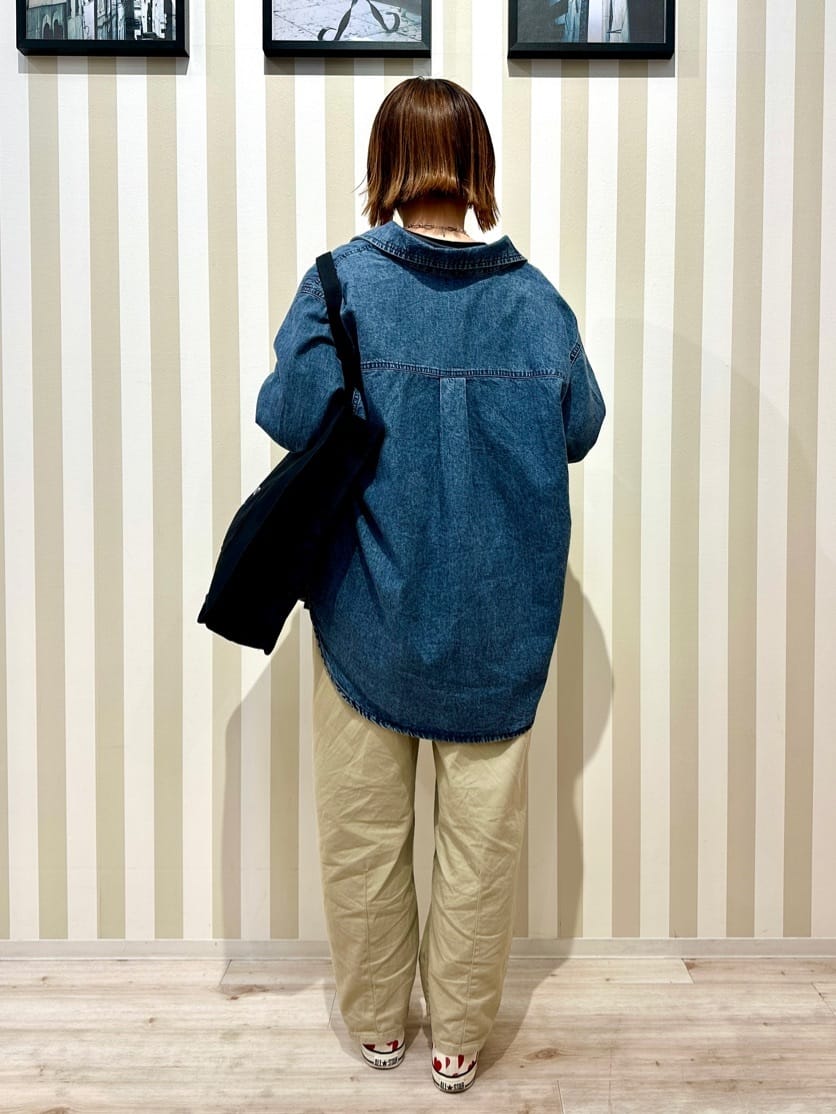 Hanさんの「SHOO･LA･RUE｜◆【洗える/S-LL】脚のラインを拾いにくい 綿ツイルカーブパンツ」を使ったコーディネート