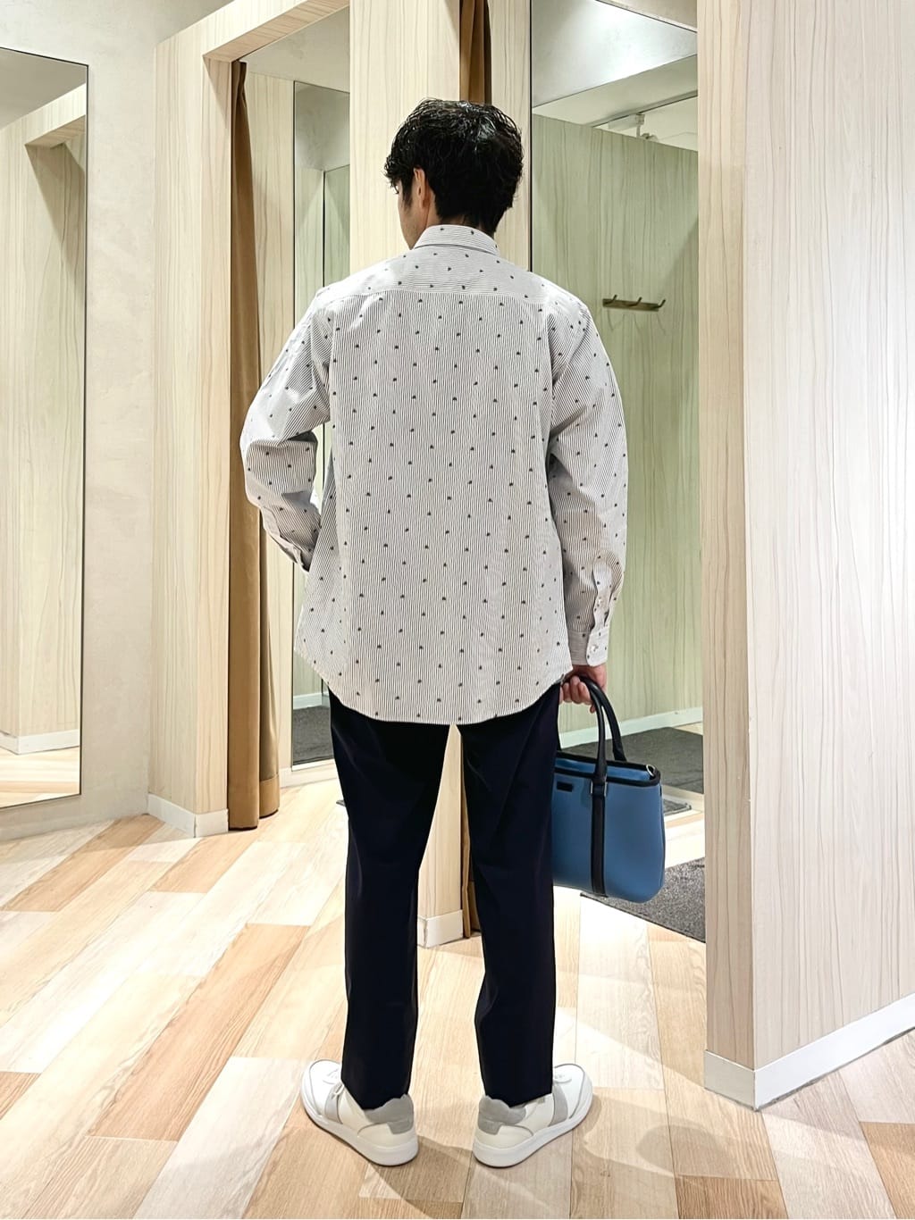 URAさんの「TAKEO KIKUCHI｜ハットモチーフ ジャカード ストライプ シャツ」を使ったコーディネート